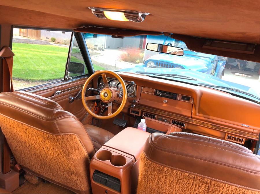 Интерьер Jeep Grand Wagoneer LS1 V8 1984 года  (фото 39 из 179)
